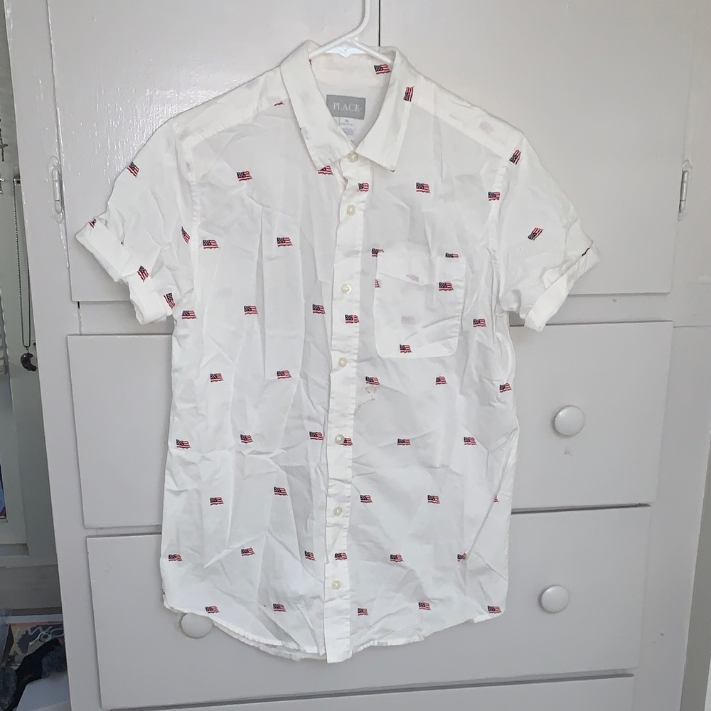 The Children's Place White Short Sleeve Button-Down Shirt with Red Flag Print